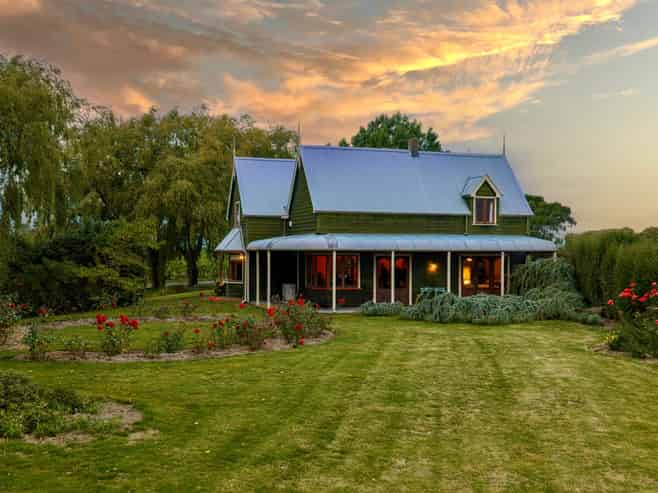 1353 State Highway 6, Renwick