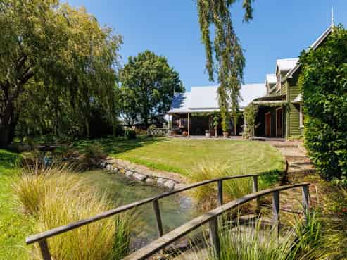 1353 State Highway 6, Renwick