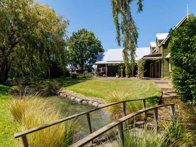 1353 State Highway 6, Renwick