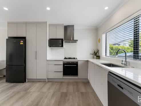 32A Biplane Street, Takanini