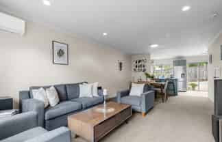 1/55 Verbena Road, Birkdale