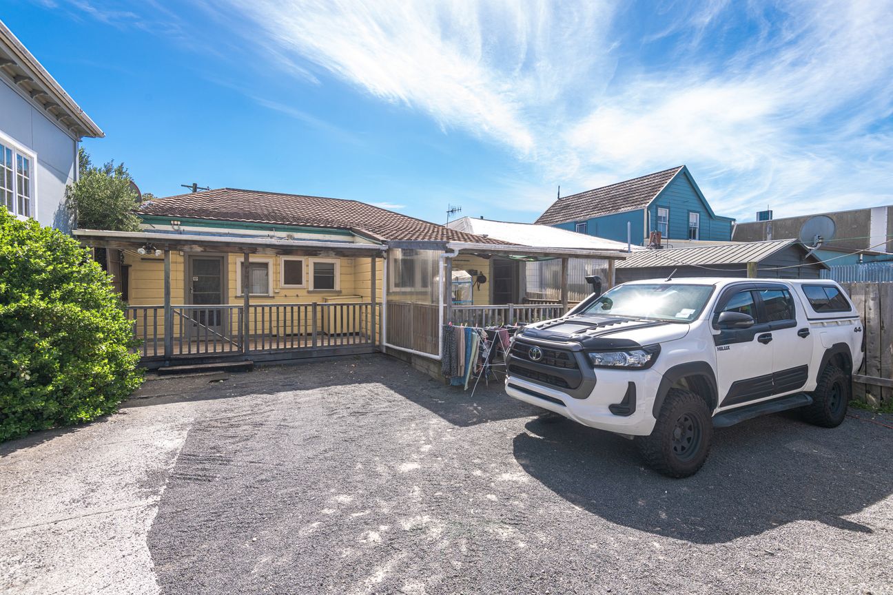 Home & Income Opportunity in the Heart of Petone - Aanzicht 3