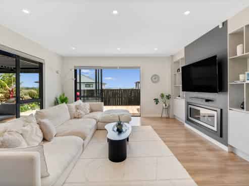 55 Eighth View Avenue, Beachlands