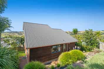 8 Empressa Heights, Helensville