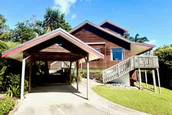 8 Empressa Heights, Helensville