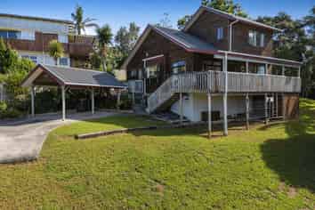 8 Empressa Heights, Helensville