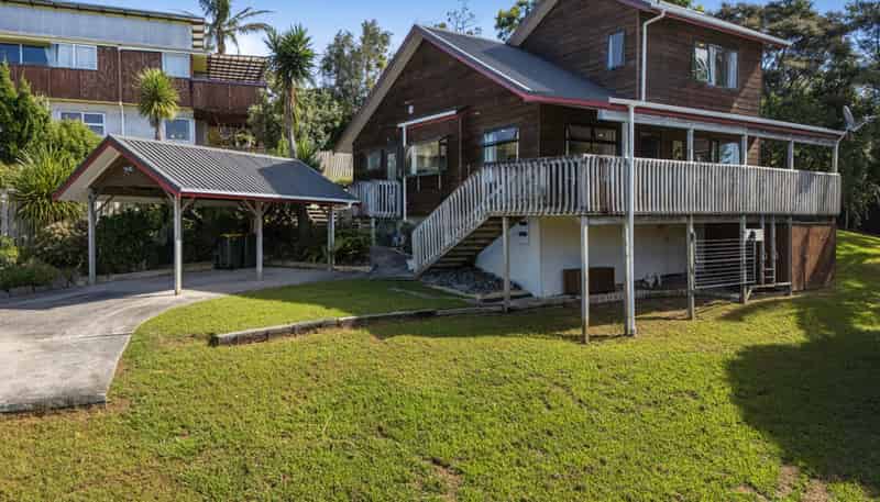 8 Empressa Heights, Helensville