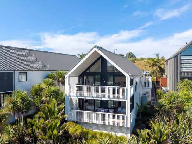 169 Jack Lachlan Drive, Beachlands