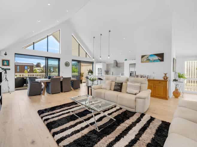 169 Jack Lachlan Drive, Beachlands