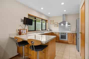 3/6 Kookaburra Place, Botany Downs