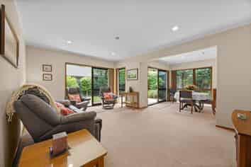 3/6 Kookaburra Place, Botany Downs