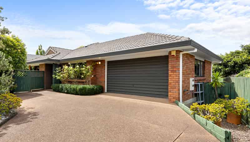 3/6 Kookaburra Place, Botany Downs