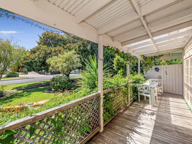 24  Pohutukawa Road, Beachlands