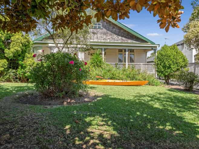 24  Pohutukawa Road, Beachlands