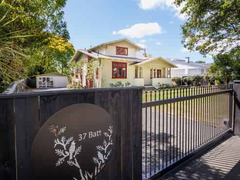 37 Batt Street, West End