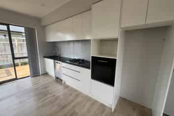 1373A  East Coast Road, Albany