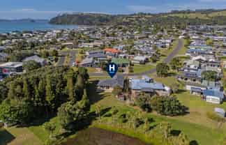 33 Hawk Hill Crescent, Cooks Beach