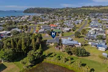 33 Hawk Hill Crescent, Cooks Beach