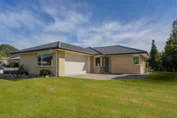 33 Hawk Hill Crescent, Cooks Beach