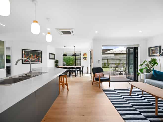 19 Connor Court, Huntington