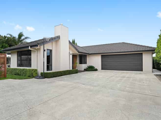 19 Connor Court, Huntington