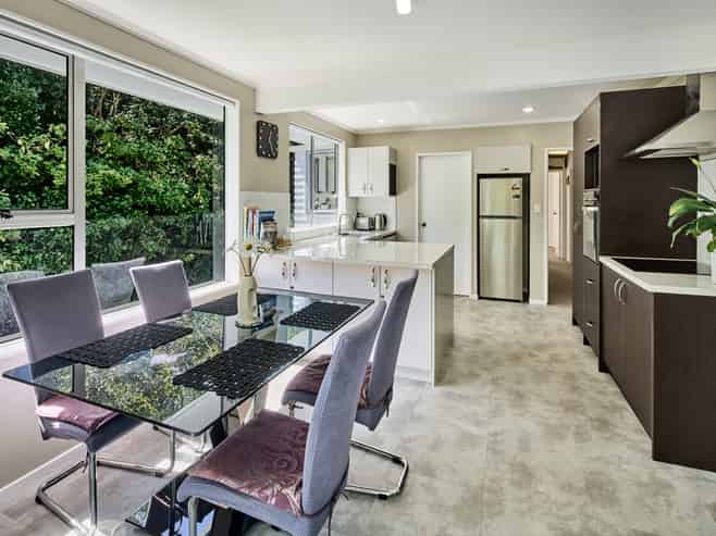 4 Rokewa Way, Paparangi