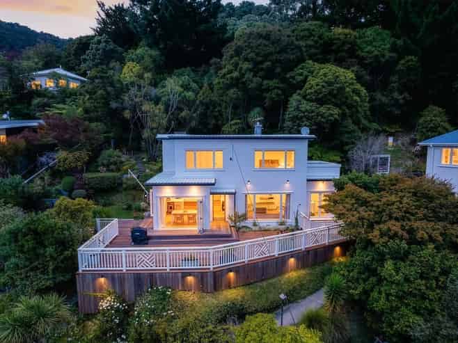 31 Walter Road, Lowry Bay, Eastbourne