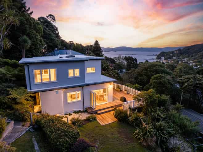 31 Walter Road, Lowry Bay, Eastbourne