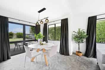 8 Gracefield Place, Huntington