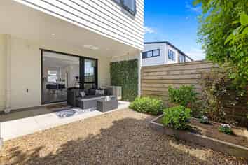 8 Whakahui Lane, Mangere Bridge