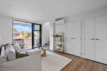 2/46 Tabart Street, Woolston