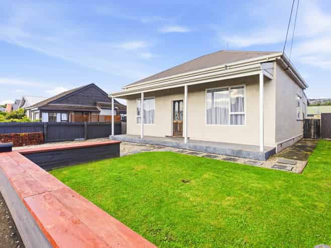 8 East Avenue, Saint Kilda