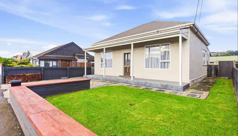 8 East Avenue, Saint Kilda