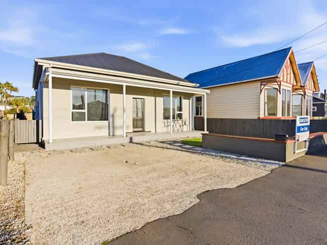 8 East Avenue, Saint Kilda