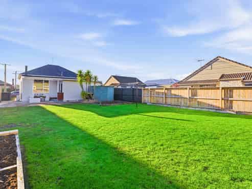 8 East Avenue, Saint Kilda