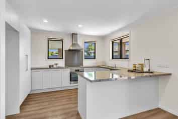 400 Nottingley Road, Frimley