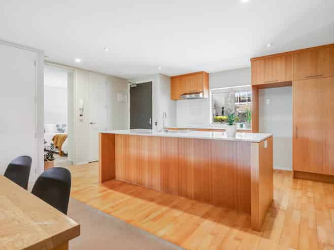 207/252 Centreway Road, Orewa