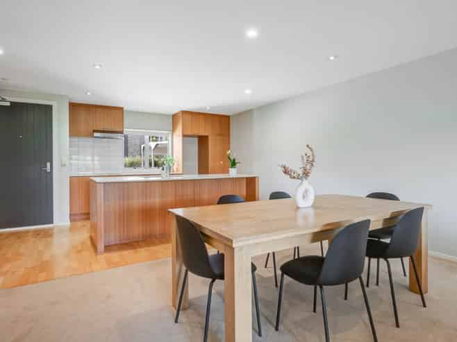 207/252 Centreway Road, Orewa