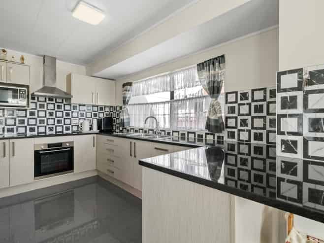 17 Kopara Place, Clendon Park