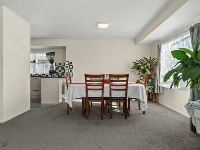 17 Kopara Place, Clendon Park