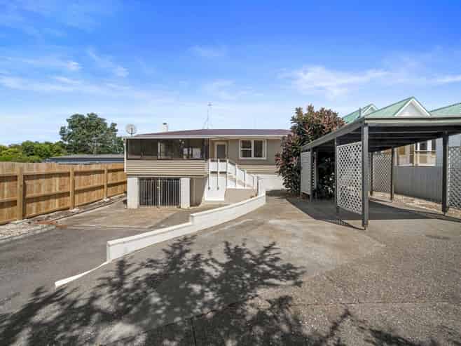 22 Mcinnes Road, Weymouth