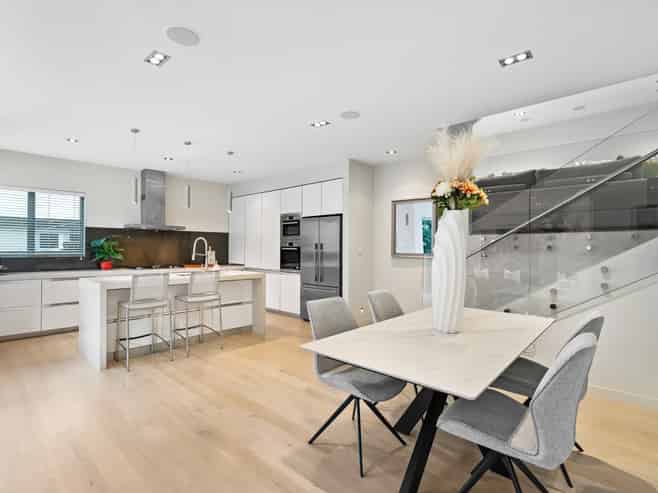 32 The Glen, Remuera