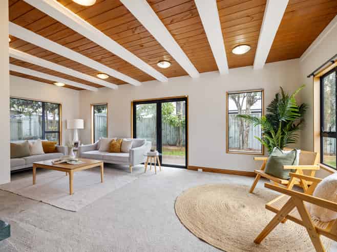 2/155 Yaldhurst Road, Upper Riccarton