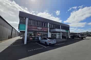 High-profile first floor office