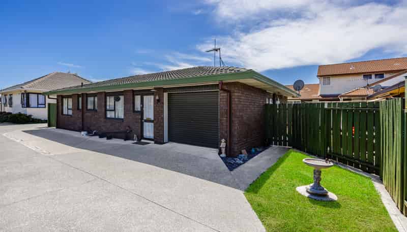 2/3 West Street, Papakura