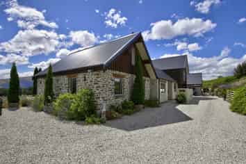 212 Cairnmuir Road, Bannockburn