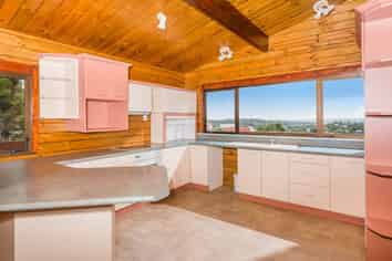 627 East Coast Road, Browns Bay