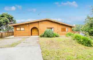 627 East Coast Road, Browns Bay