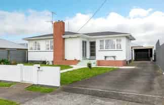 22 Dixon Ave, Hawera