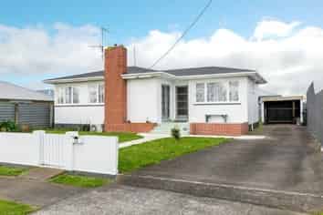 22 Dixon Ave, Hawera